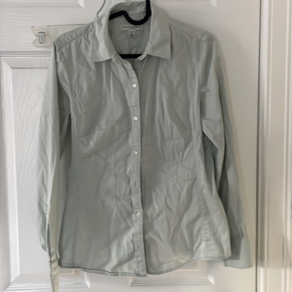 Banana republic mint fitted button down size S